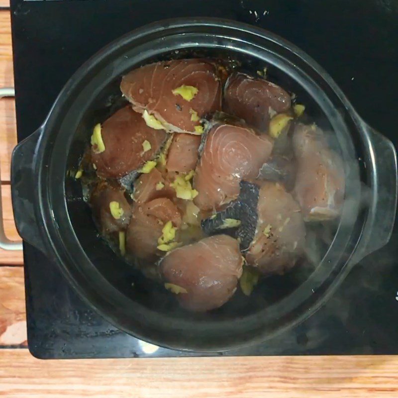 Step 4 Braised fish with ginger