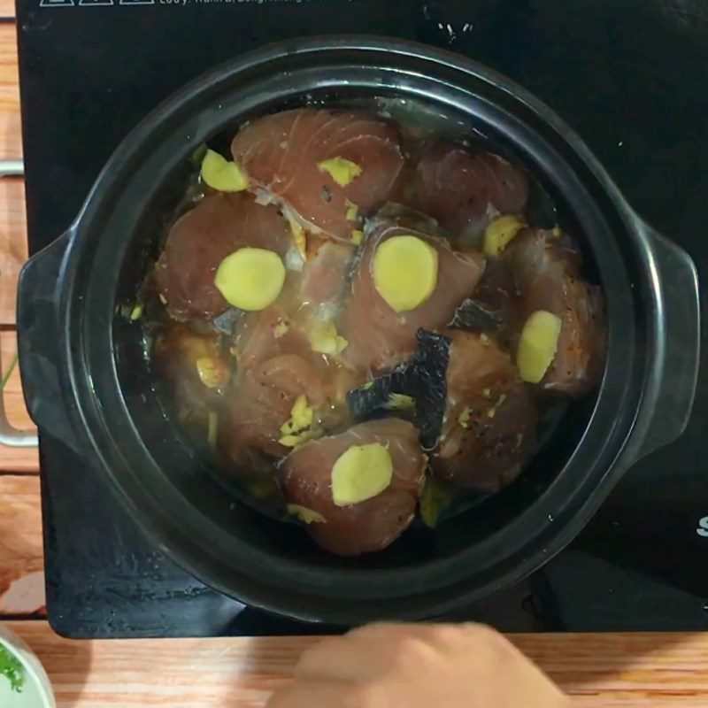 Step 4 Braised fish with ginger