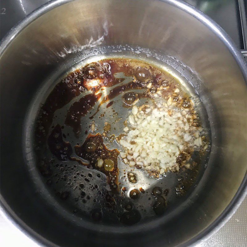 Step 3 Simmer the fish for Mackerel stewed with tomatoes