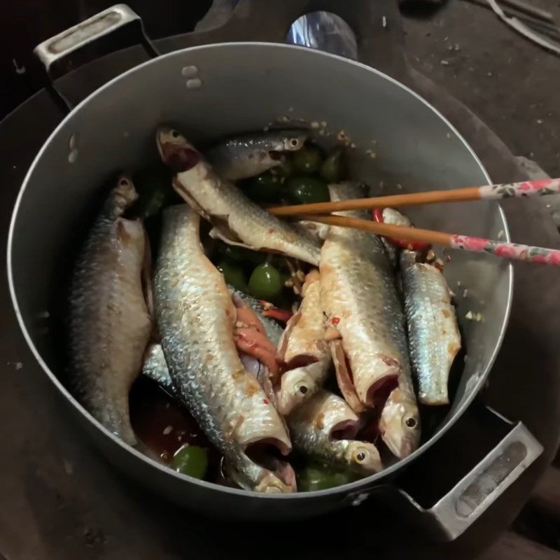 Step 4 Braised fish, Fish braised with tamarind