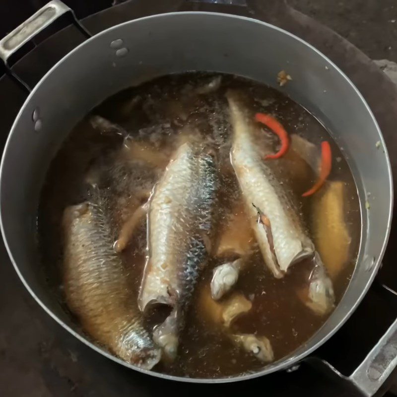 Step 4 Braised fish, Fish braised with tamarind