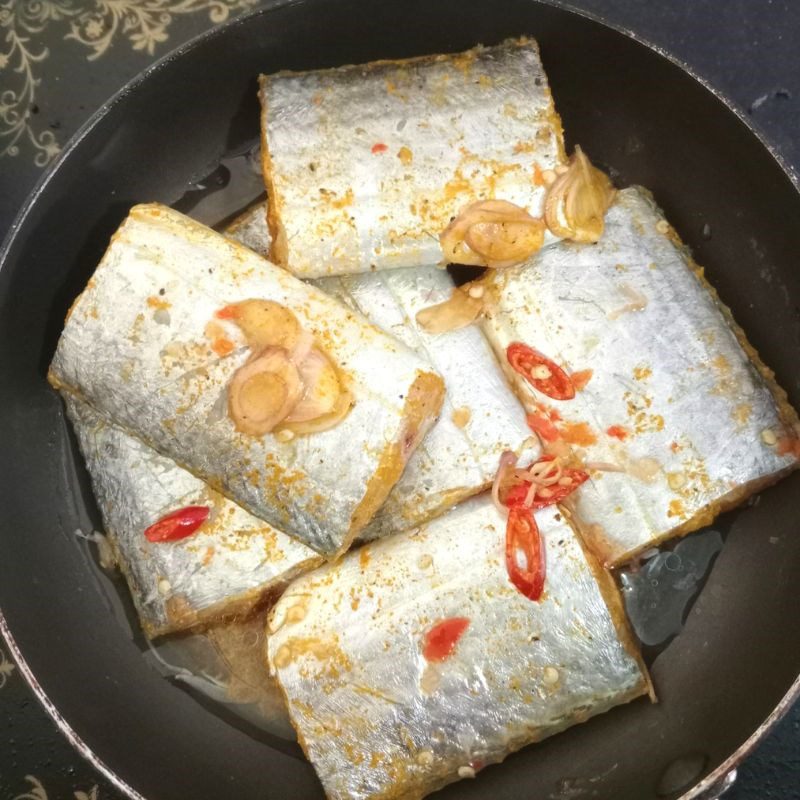 Step 2 Braised Goby Fish How to make beautifully golden, fragrant, and flavorful braised goby fish