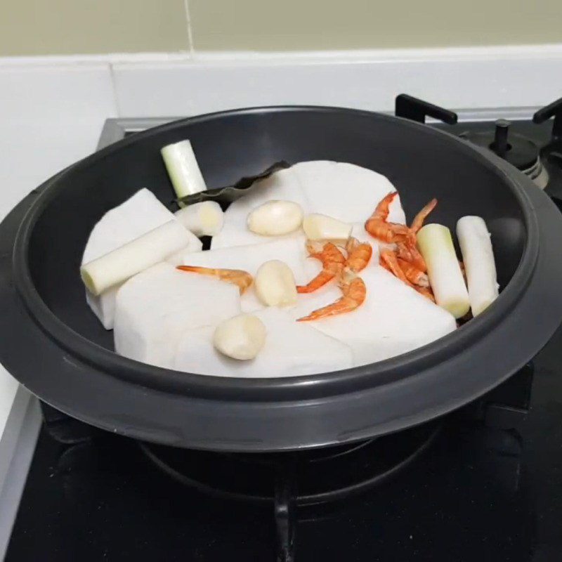 Step 3 Stewed Radish Korean Style