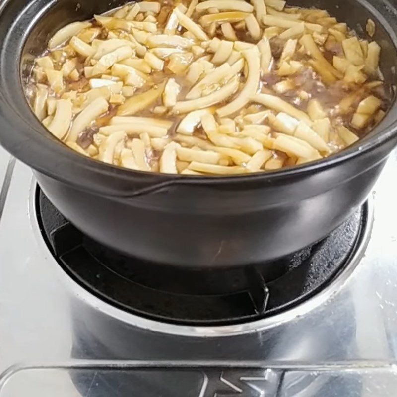 Step 3 Braised coconut with soy sauce Coconut braised with soy sauce