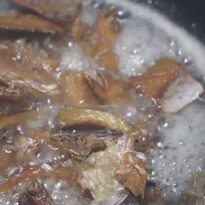 Step 3 Fry the dried fish with sugar - Dried fish fried with sugar