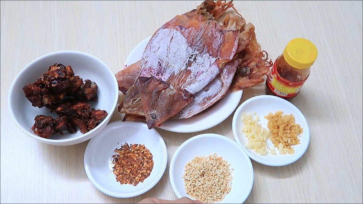 Ingredients for dried squid with tamarind and fish sauce