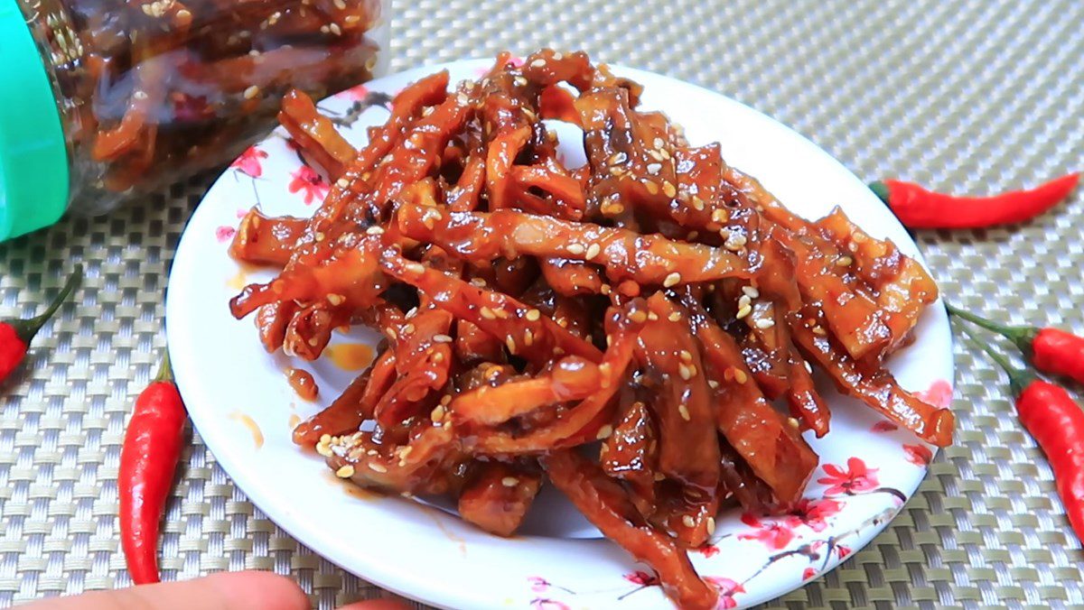 Dried squid with tamarind