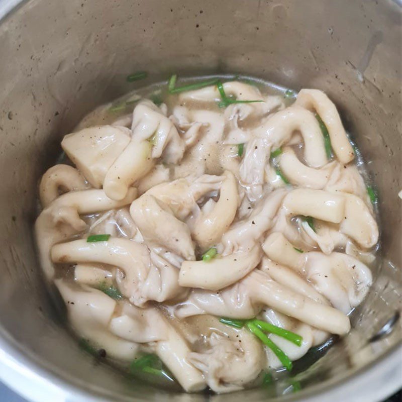 Step 2 Braised mushrooms Braised oyster mushrooms with pepper