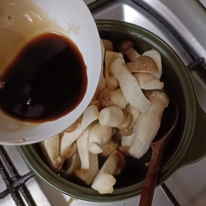 Step 3 Cook the mushrooms Chicken thigh mushrooms cooked in soy sauce