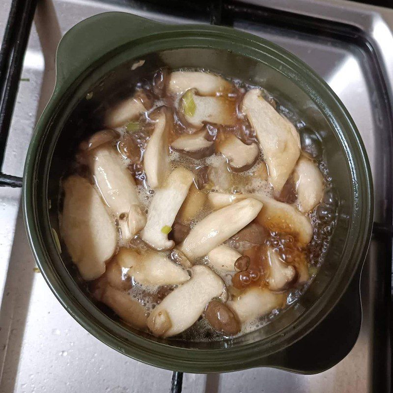 Step 3 Cook the mushrooms Chicken thigh mushrooms cooked in soy sauce