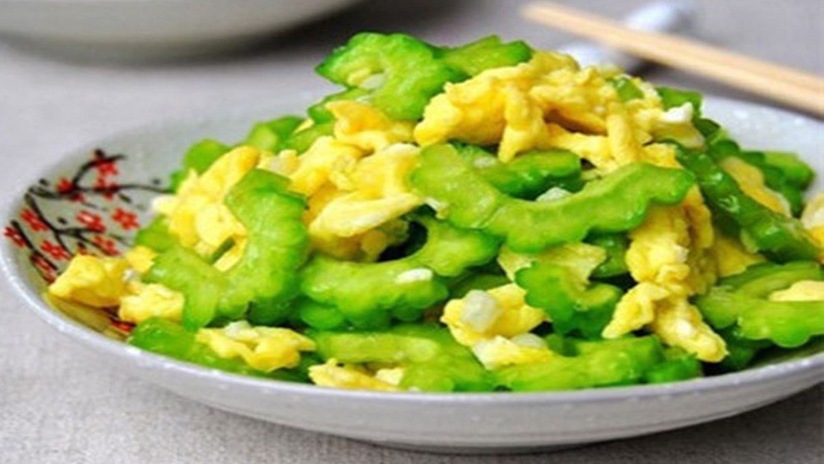 Bitter melon stir-fried with eggs