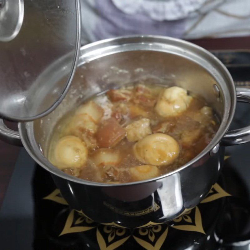 Step 3 Cooking the meat for the meat stew