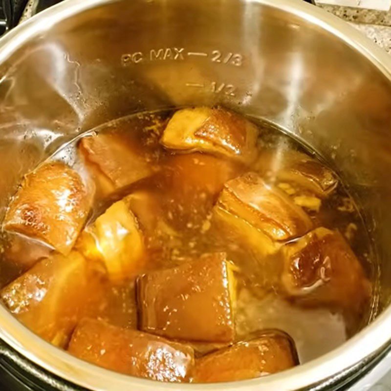 Step 7 Braised pork