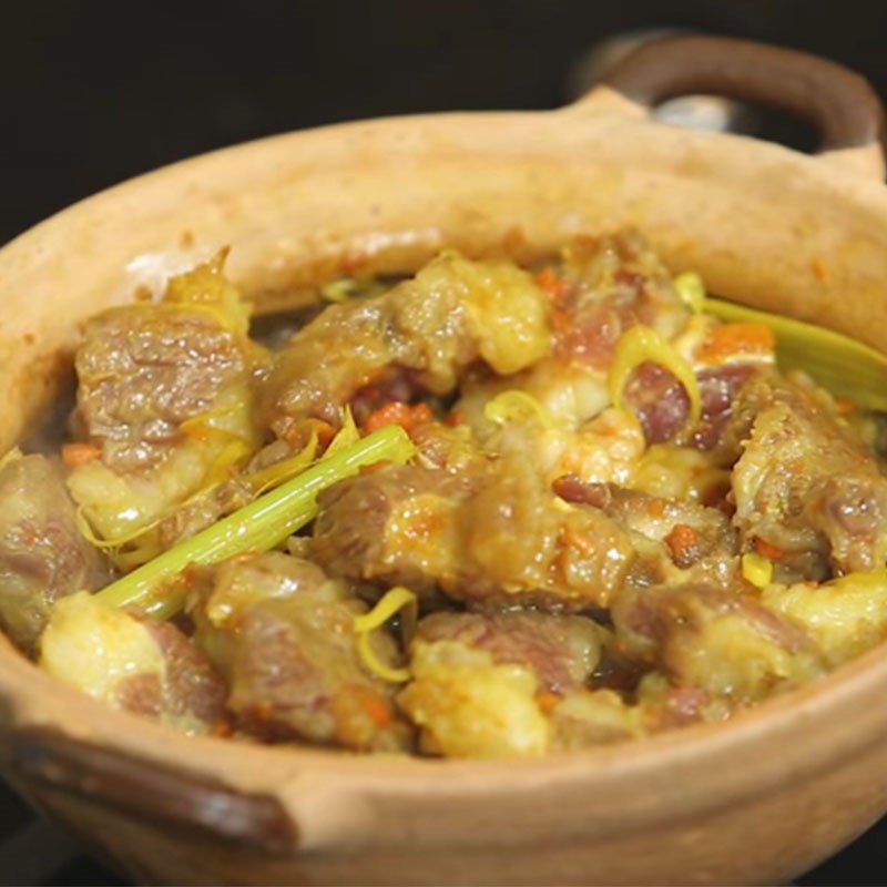 Step 3 Cook the meat for Lemongrass Beef Stew