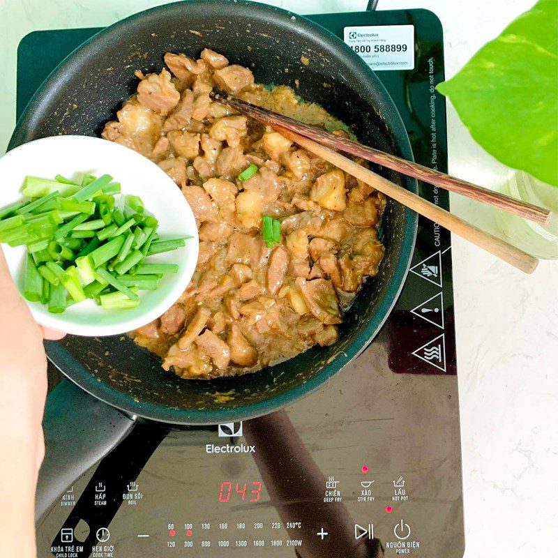 Step 2 Braised Pork for Pork Braised with Turmeric Fermented Rice