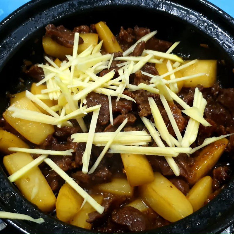 Step 4 Braised Meat Braised Beef with White Radish