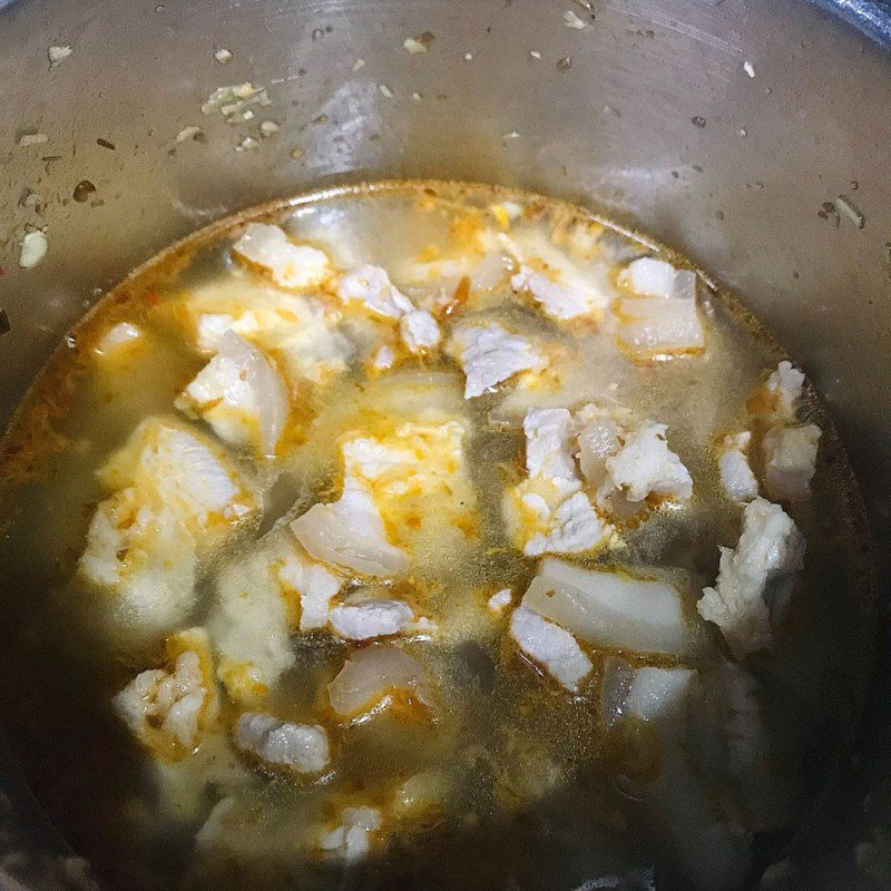 Step 3 Cooking Pork Pork braised with lemongrass