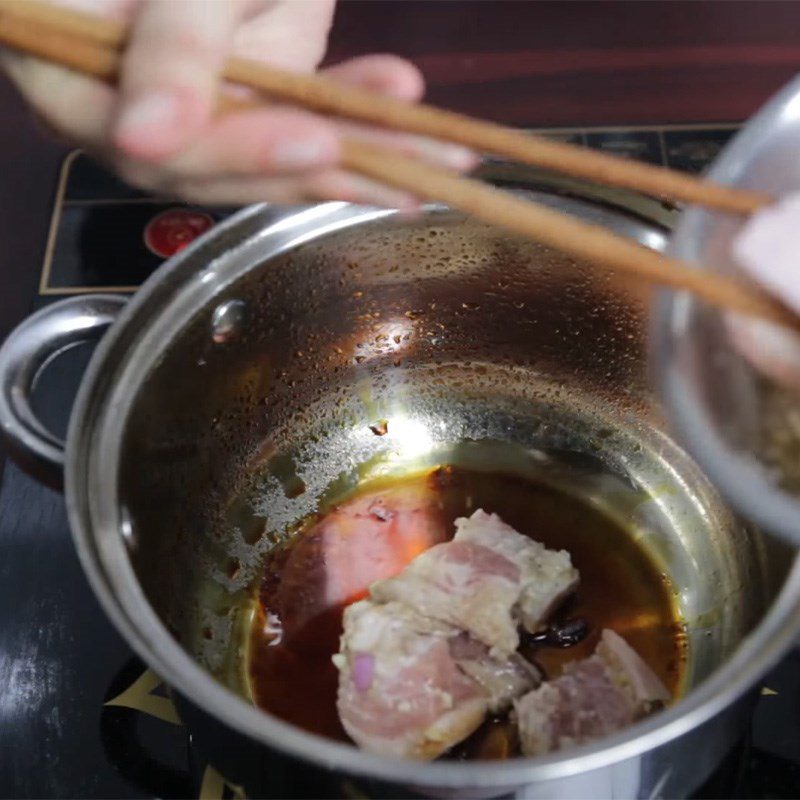 Step 3 Cooking the meat for the meat stew