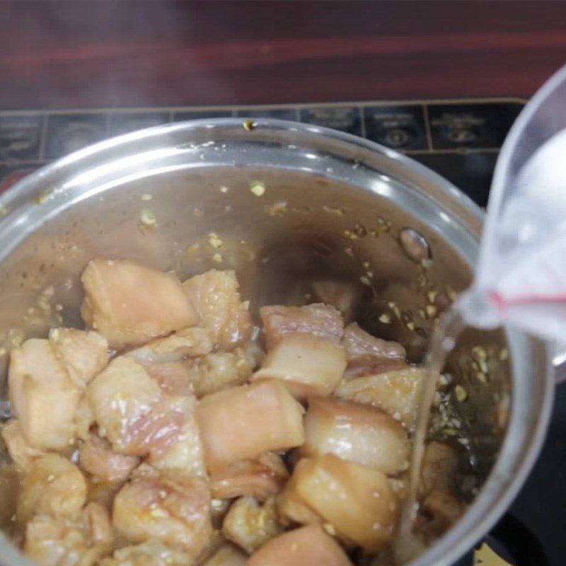 Step 3 Cooking the meat for the meat stew