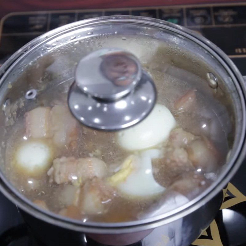 Step 3 Cooking the meat for the meat stew