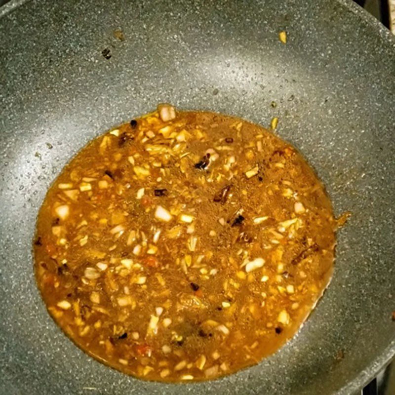 Step 6 Stewing eggs Braised pork with eggs