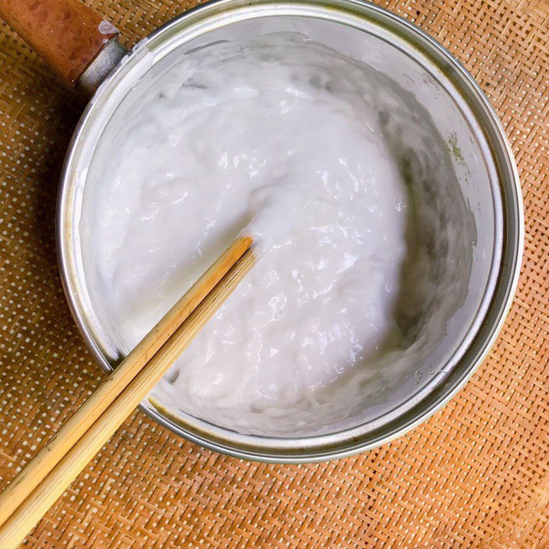 Step 3 Stir the dough for Banh Bot Loc with meat filling