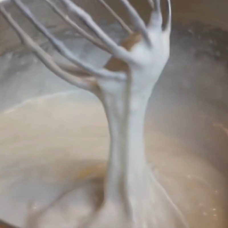 Step 3 Stir the flour for pandan layer cake - sweet layer cake