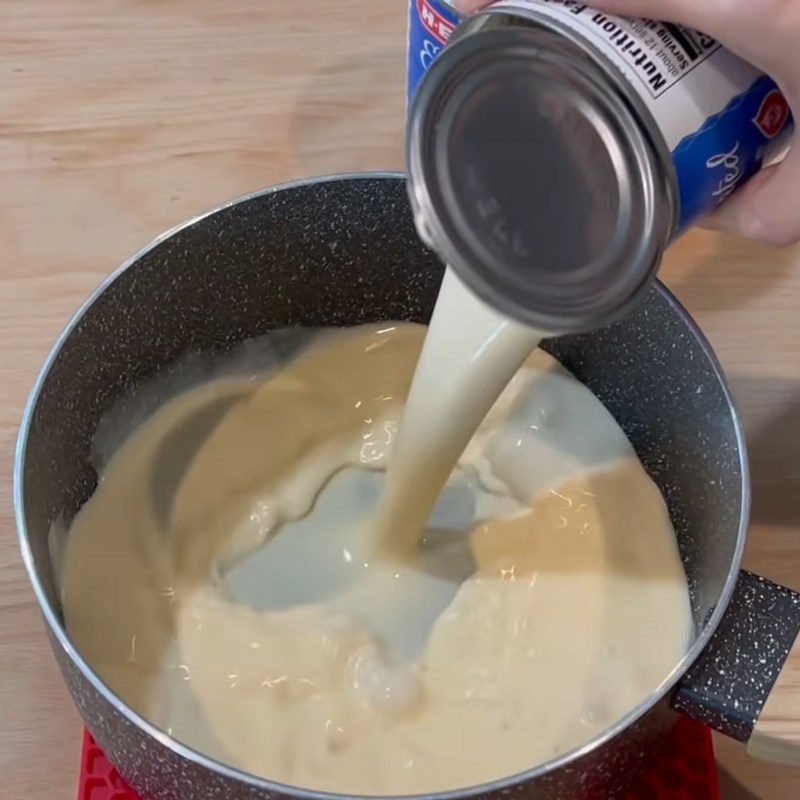 Step 3 Mix the egg and milk mixture for caramel Flan cake