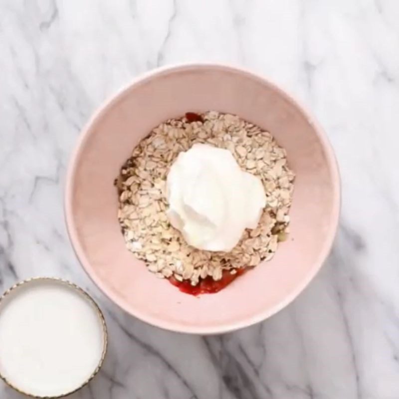 Step 2 Make kiwi strawberry oatmeal Kiwi strawberry oatmeal