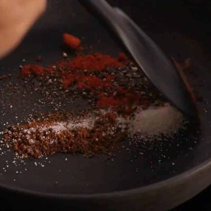 Step 4 Shake chicken with flour Crispy fried chicken with five-spice powder