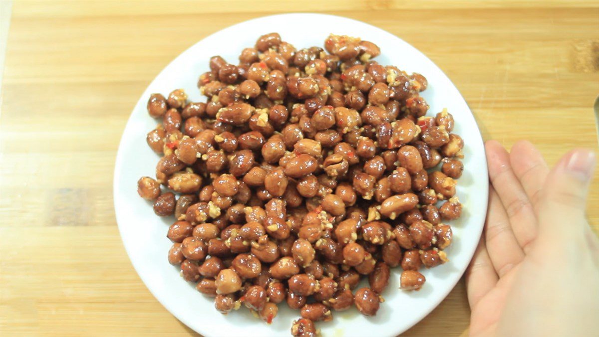 Garlic Butter Roasted Peanuts