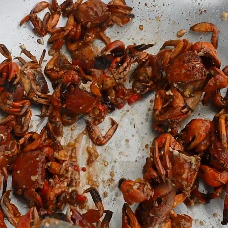 Step 4 Making crab with tamarind sauce