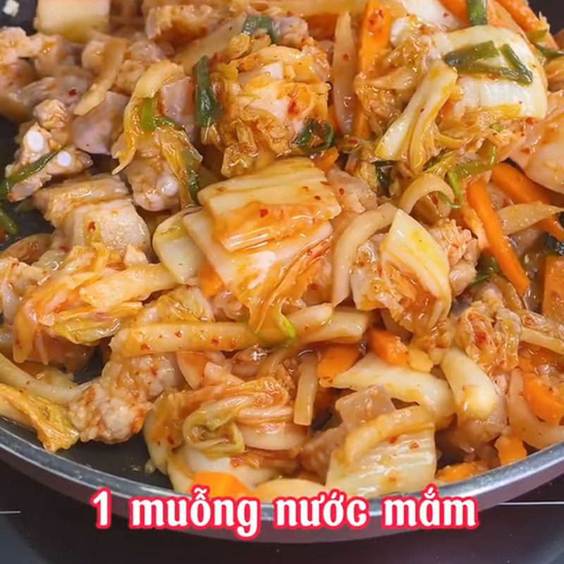 Step 2 Stir-fried pork belly with kimchi Stir-fried pork belly with kimchi (Recipe shared from TikTok Cooking with TasteVN)