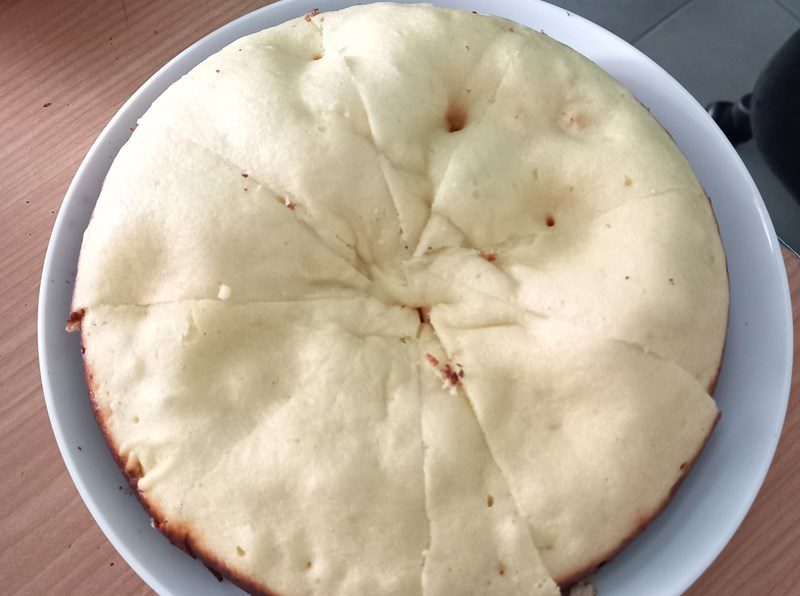 Sponge cake made with a rice cooker