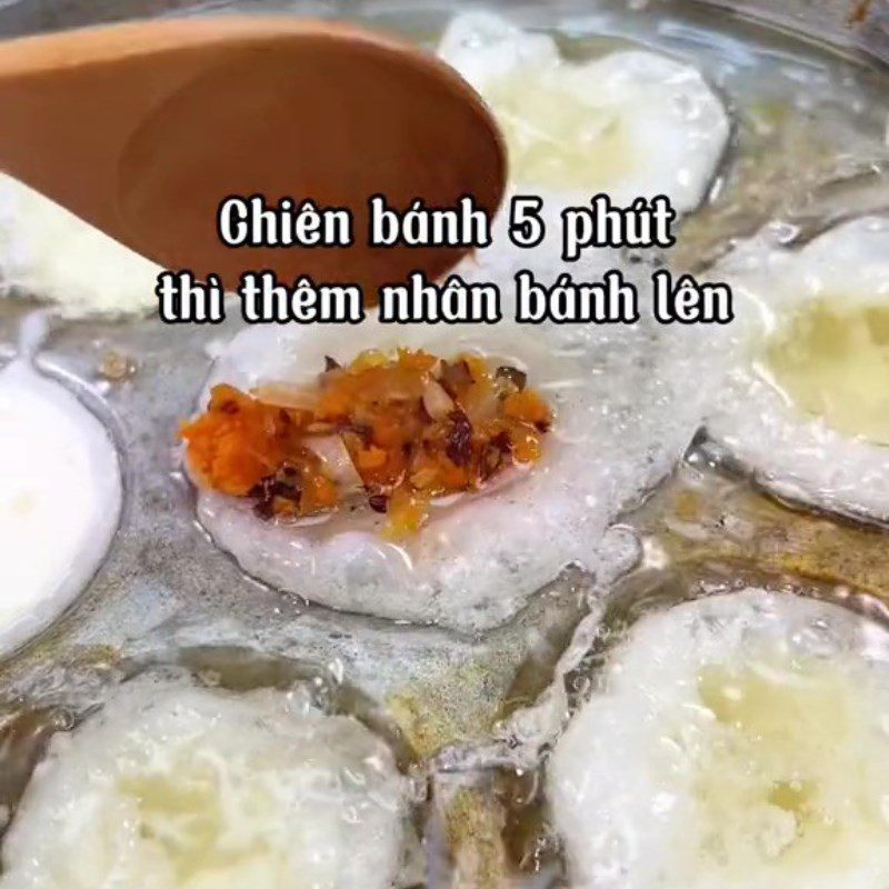 Step 4 Make vegetarian Banh Khot Banh Khot vegetarian using rice flour
