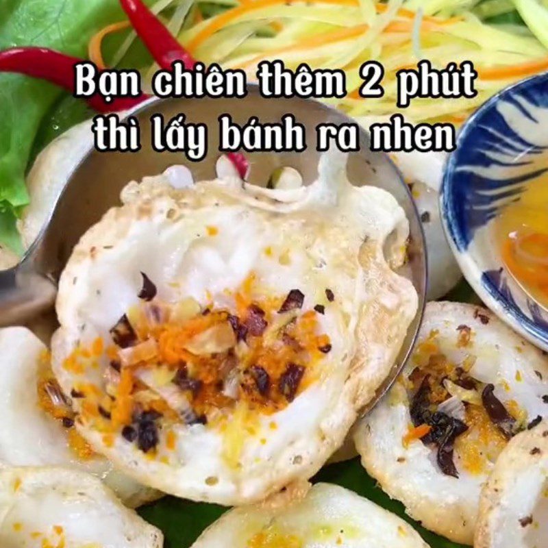 Step 4 Making vegetarian bánh khọt from rice flour