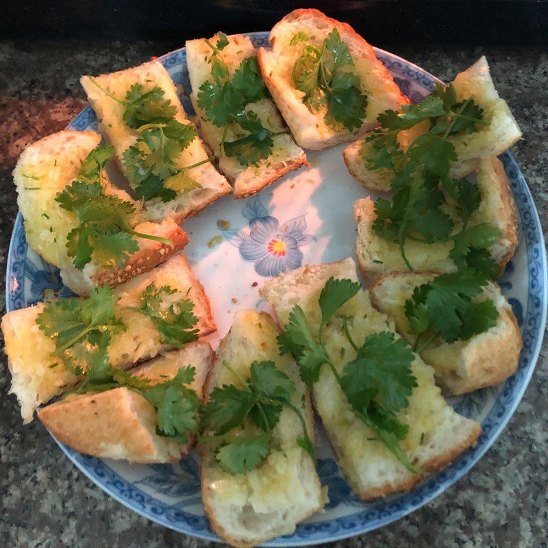 Step 3 Make garlic bread Garlic bread in the microwave