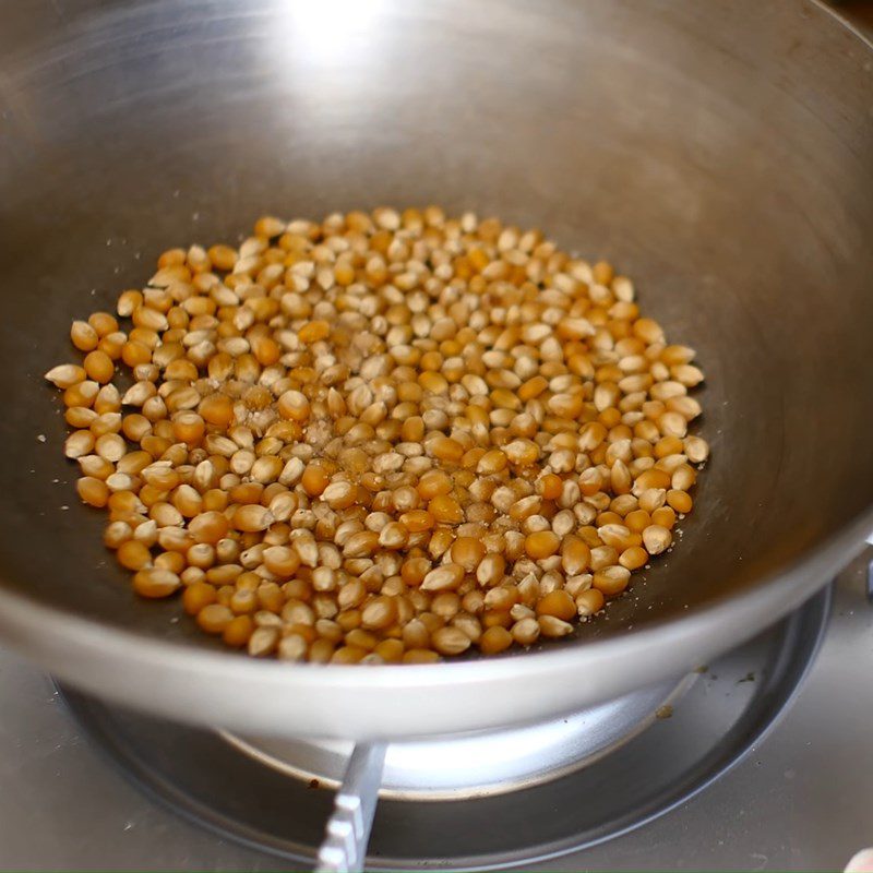 Step 1 Making popcorn Chocolate-flavored popcorn