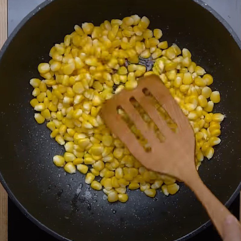 Step 3 Making salted egg corn stir-fry Salted egg corn stir-fry