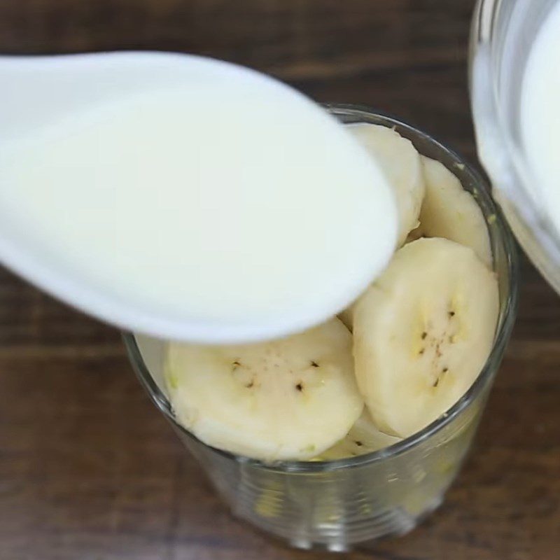 Step 3 Making banana avocado with milk Banana avocado with milk