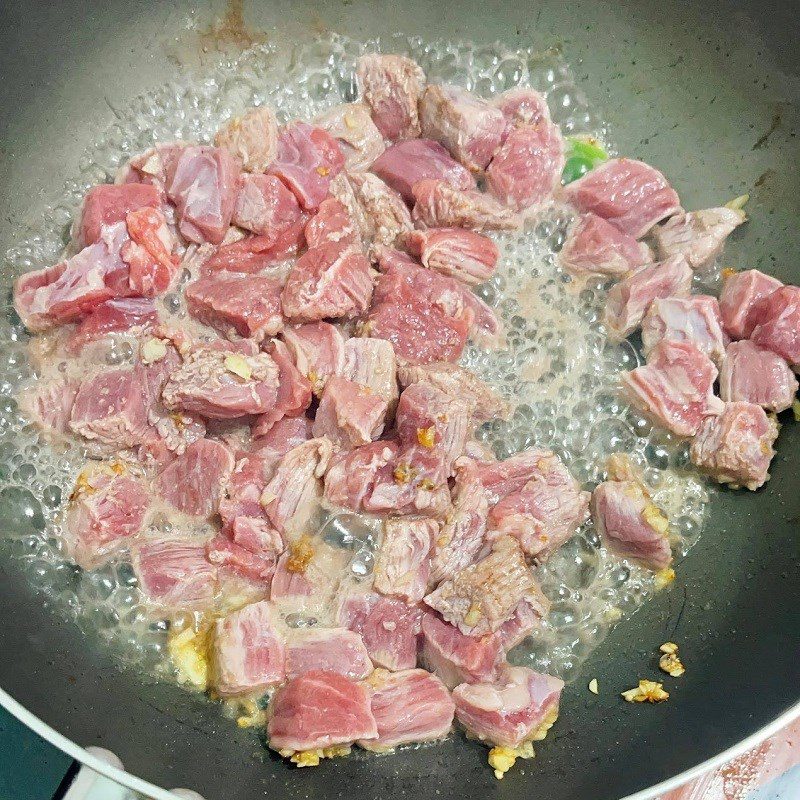 Step 3 Making stir-fried beef Stir-fried beef