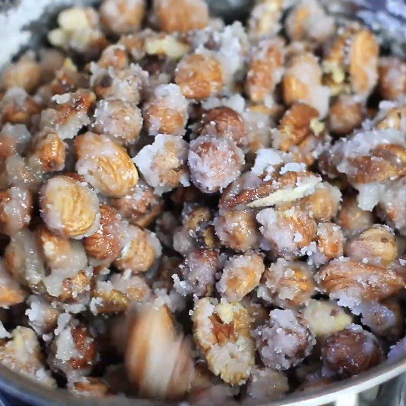 Step 1 Making nut candy powder (praline) traditional Galette