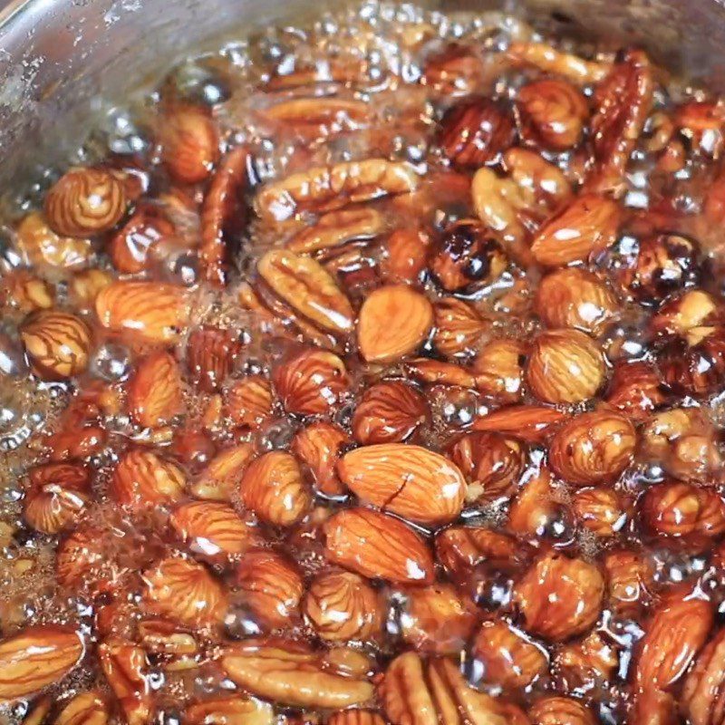 Step 1 Making nut candy powder (praline) traditional Galette