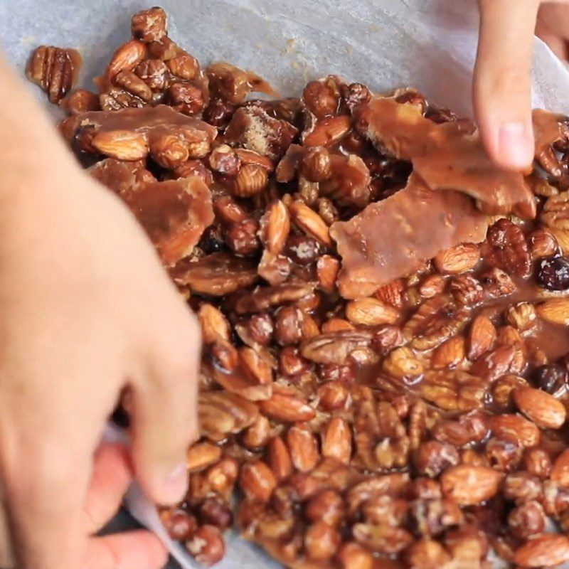 Step 1 Making nut candy powder (praline) traditional Galette