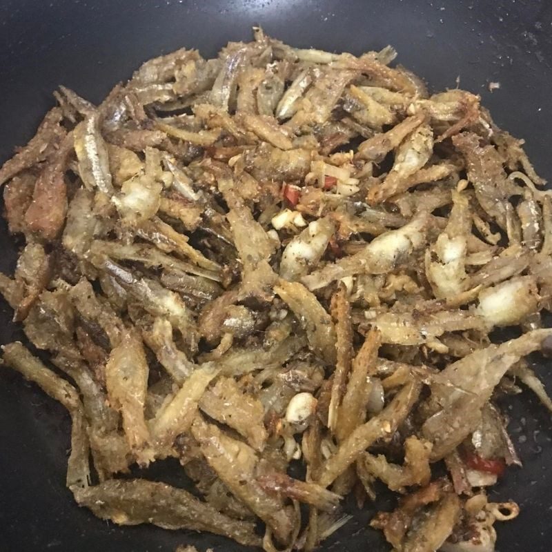 Step 3 Making fish sauce fried anchovies Anchovies fried with fish sauce