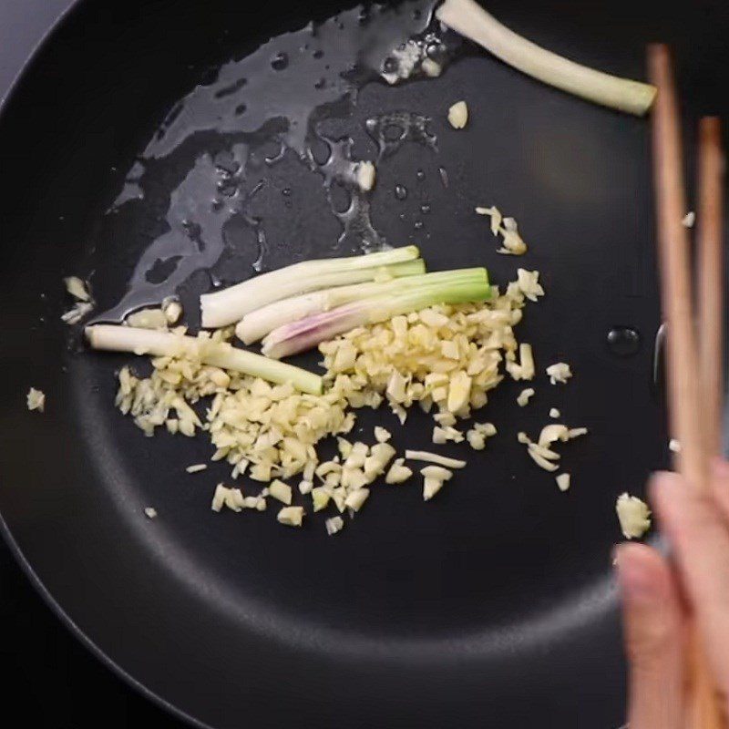 Step 3 Making Fried Tuna with Fish Sauce Fried tuna with fish sauce