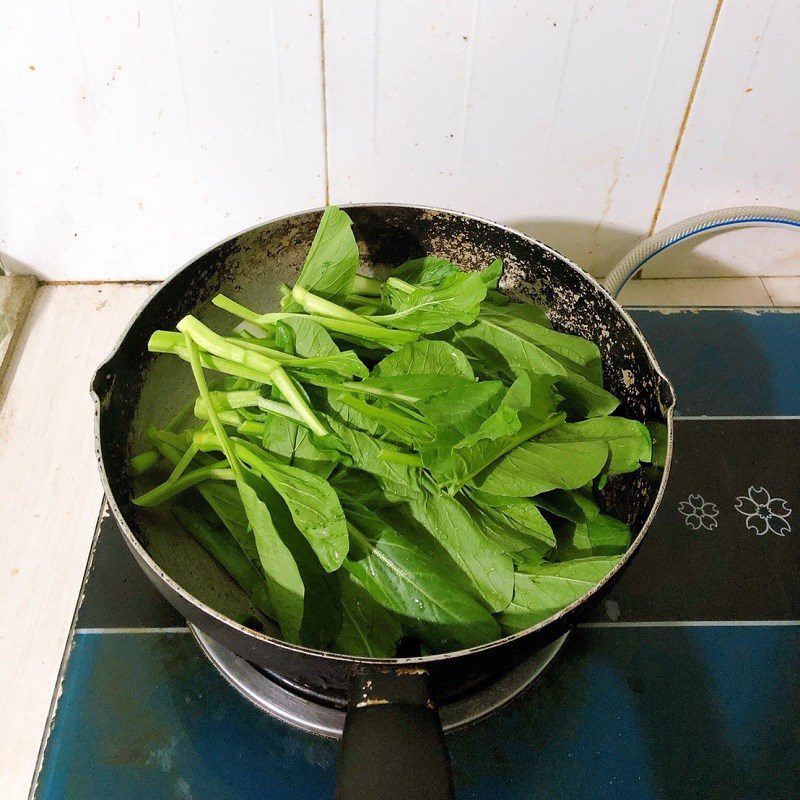 Step 2 Make stir-fried mustard greens with beef Stir-fried mustard greens with beef