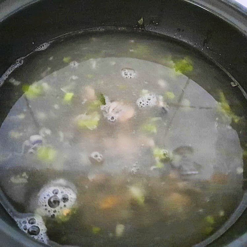 Step 2 Make clam soup with mustard greens