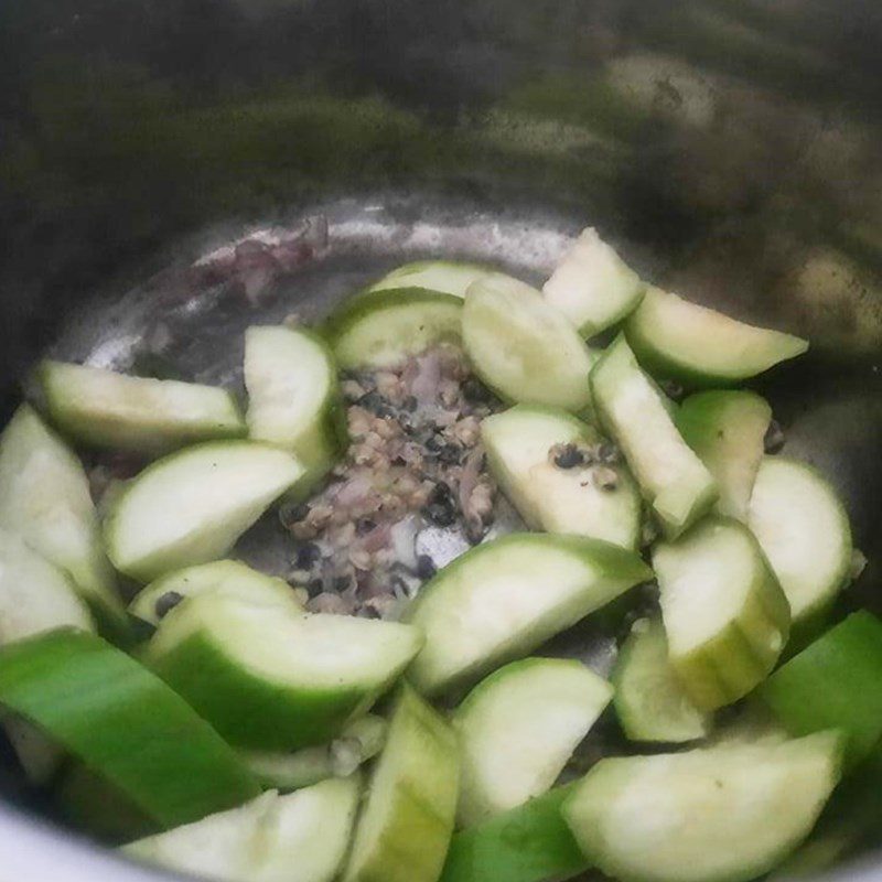 Step 2 Make Clam Soup with Gourd