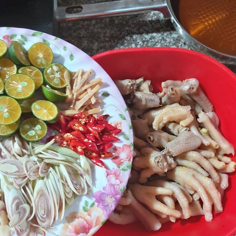 Step 5 Making chicken feet soaked in lemongrass and calamondin Chicken feet soaked in lemongrass and calamondin